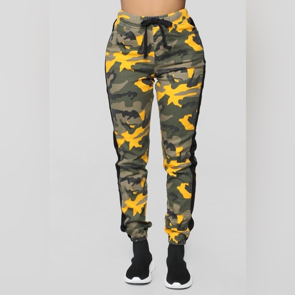 Fashion Nova Cadet Kasey Cargo Joggers - Yellow Black Medium - Picture 5 of 10